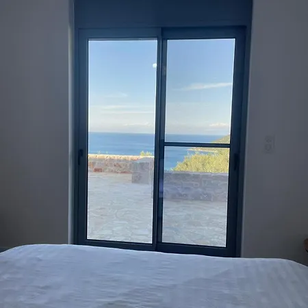 Contemporary With Pool And Sea View Villa Púlithra